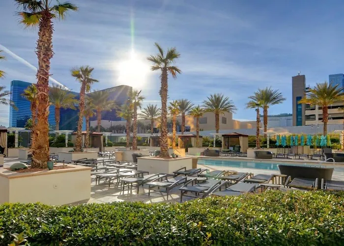 Mgm Signature-20-609 Strip View Jacuzzi Studio